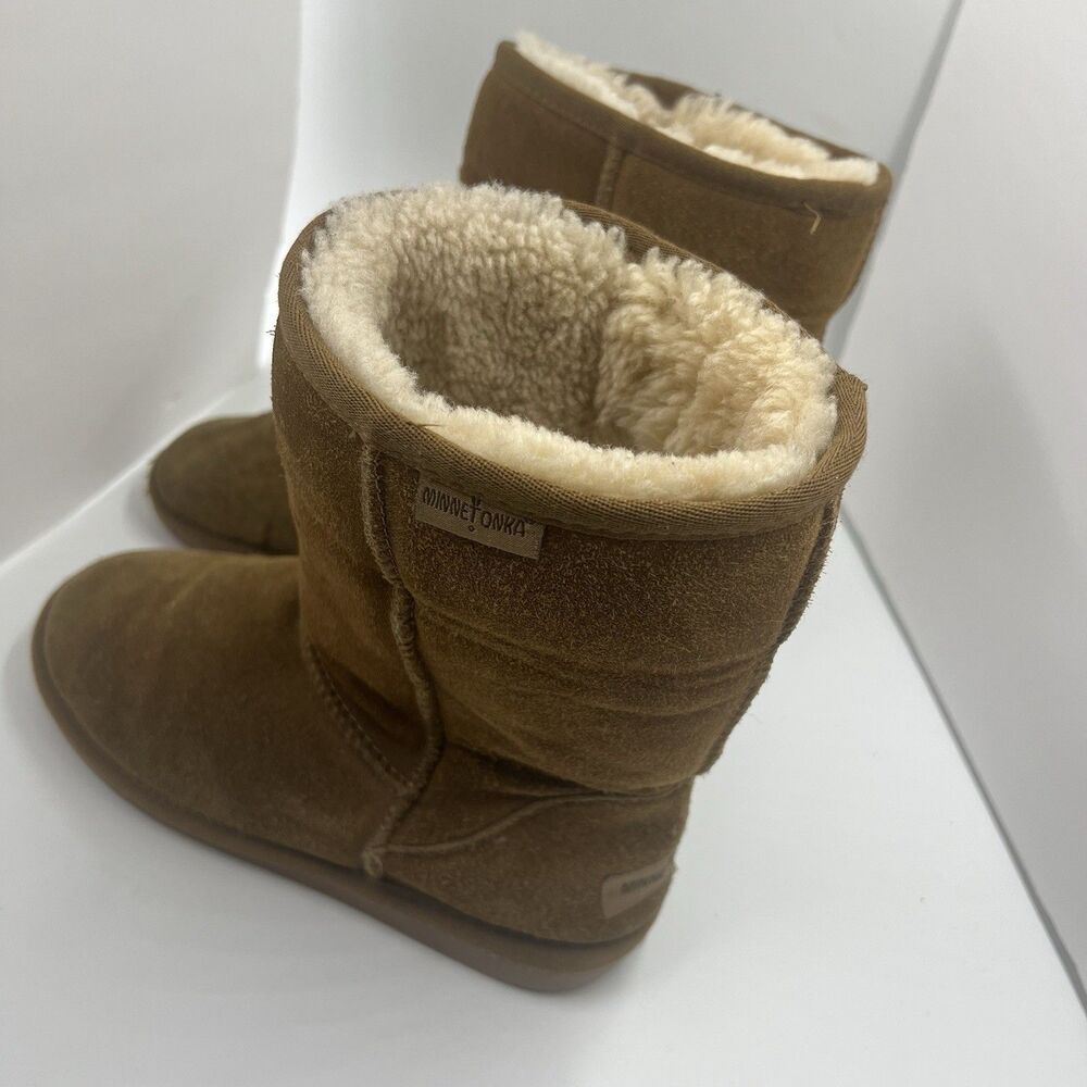 Minnetonka Cozy Boots Brown Suede Sheepskin Mid-Calf Winter Size 8 Sherpa Fur